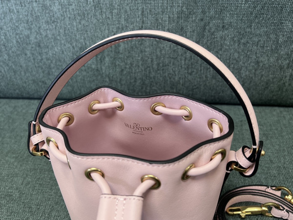 VALENTINO VLOGO Iconographe Mini Canvas Bucket Bag [C1M9N-031744] CELINE CHANEL ACCESSORIES LOEWE SHOES LOUIS VUITTON DIRO YSL OTHER BRAND HANDBAGS BALENCIAGA BOTTEGA VENETA GOYARD HERMES BURBERRY VALENTINO GUCCI FENDI MIUMIU CHLOE PRADA BVLGARI SUITCASE NEW ARRIVAL 
