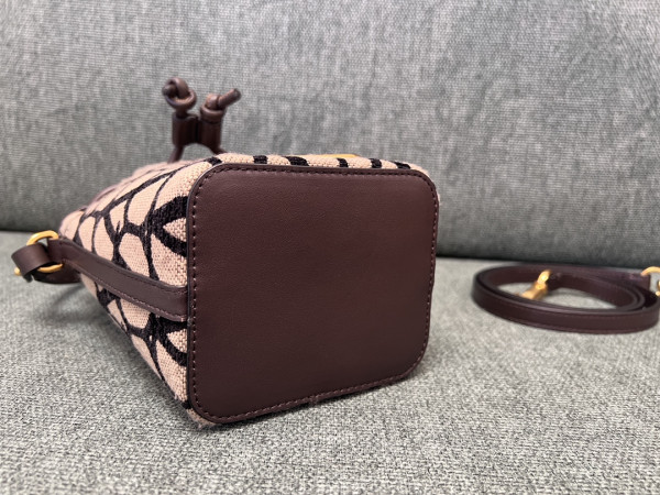VALENTINO VLOGO Iconographe Mini Canvas Bucket Bag [C1M9N-031531] CELINE CHANEL ACCESSORIES LOEWE SHOES LOUIS VUITTON DIRO YSL OTHER BRAND HANDBAGS BALENCIAGA BOTTEGA VENETA GOYARD HERMES BURBERRY VALENTINO GUCCI FENDI MIUMIU CHLOE PRADA BVLGARI SUITCASE NEW ARRIVAL 