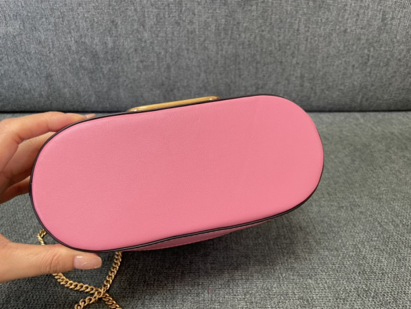 VALENTINO MINI BUCKET BAG IN NAPPA WITH VLOGO SIGNATURE CHAIN [C1M9N-021518] CELINE CHANEL ACCESSORIES LOEWE SHOES LOUIS VUITTON DIRO YSL OTHER BRAND HANDBAGS BALENCIAGA BOTTEGA VENETA GOYARD HERMES BURBERRY VALENTINO GUCCI FENDI MIUMIU CHLOE PRADA BVLGARI SUITCASE NEW ARRIVAL 