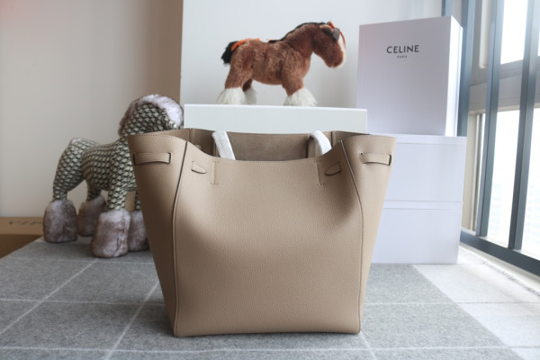 CELIN* SMALL CABAS PHANTOM IN SOFT GRAINED CALFSKIN [C1M9L-100326] CELINE CHANEL ACCESSORIES LOEWE SHOES LOUIS VUITTON DIRO YSL OTHER BRAND HANDBAGS BALENCIAGA BOTTEGA VENETA GOYARD HERMES BURBERRY VALENTINO GUCCI FENDI MIUMIU CHLOE PRADA BVLGARI SUITCASE NEW ARRIVAL 