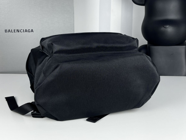 BALENCIAGA BACKPACK [C1M7I-061128] CELINE CHANEL ACCESSORIES LOEWE SHOES LOUIS VUITTON DIRO YSL OTHER BRAND HANDBAGS BALENCIAGA BOTTEGA VENETA GOYARD HERMES BURBERRY VALENTINO GUCCI FENDI MIUMIU CHLOE PRADA BVLGARI SUITCASE NEW ARRIVAL 