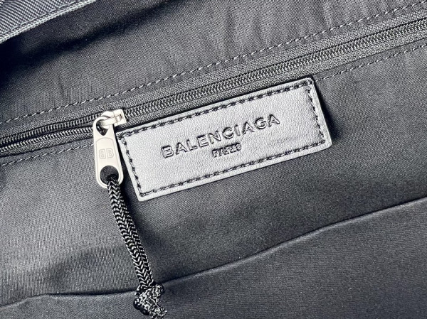 BALENCIAGA BACKPACK [C1M7I-061126] CELINE CHANEL ACCESSORIES LOEWE SHOES LOUIS VUITTON DIRO YSL OTHER BRAND HANDBAGS BALENCIAGA BOTTEGA VENETA GOYARD HERMES BURBERRY VALENTINO GUCCI FENDI MIUMIU CHLOE PRADA BVLGARI SUITCASE NEW ARRIVAL 