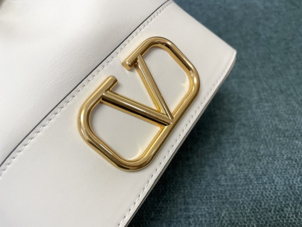 (image for) VALENTINO MINI BUCKET BAG IN NAPPA WITH VLOGO SIGNATURE CHAIN