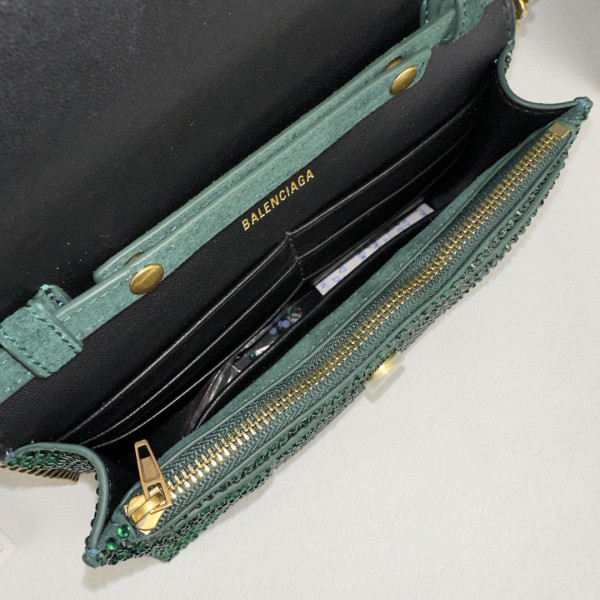 BALENCIAGA HOURGLASS WALLET ON CHAIN [C1M7I-035601] CELINE CHANEL ACCESSORIES LOEWE SHOES LOUIS VUITTON DIRO YSL OTHER BRAND HANDBAGS BALENCIAGA BOTTEGA VENETA GOYARD HERMES BURBERRY VALENTINO GUCCI FENDI MIUMIU CHLOE PRADA BVLGARI SUITCASE NEW ARRIVAL 