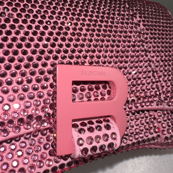 BALENCIAGA HOURGLASS WALLET ON CHAIN [C1M7I-035534] CELINE CHANEL ACCESSORIES LOEWE SHOES LOUIS VUITTON DIRO YSL OTHER BRAND HANDBAGS BALENCIAGA BOTTEGA VENETA GOYARD HERMES BURBERRY VALENTINO GUCCI FENDI MIUMIU CHLOE PRADA BVLGARI SUITCASE NEW ARRIVAL 