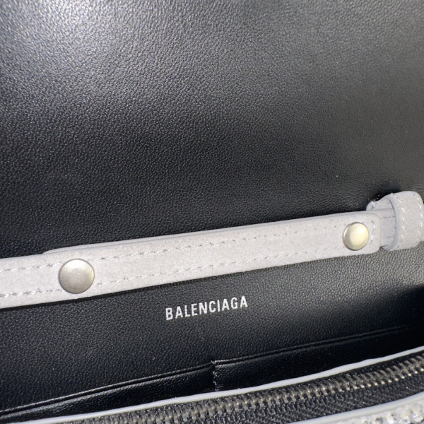 BALENCIAGA HOURGLASS WALLET ON CHAIN [C1M7I-035533] CELINE CHANEL ACCESSORIES LOEWE SHOES LOUIS VUITTON DIRO YSL OTHER BRAND HANDBAGS BALENCIAGA BOTTEGA VENETA GOYARD HERMES BURBERRY VALENTINO GUCCI FENDI MIUMIU CHLOE PRADA BVLGARI SUITCASE NEW ARRIVAL 