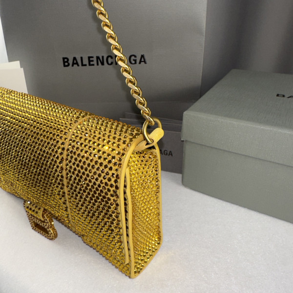 BALENCIAGA HOURGLASS WALLET ON CHAIN [C1M7I-035532] CELINE CHANEL ACCESSORIES LOEWE SHOES LOUIS VUITTON DIRO YSL OTHER BRAND HANDBAGS BALENCIAGA BOTTEGA VENETA GOYARD HERMES BURBERRY VALENTINO GUCCI FENDI MIUMIU CHLOE PRADA BVLGARI SUITCASE NEW ARRIVAL 