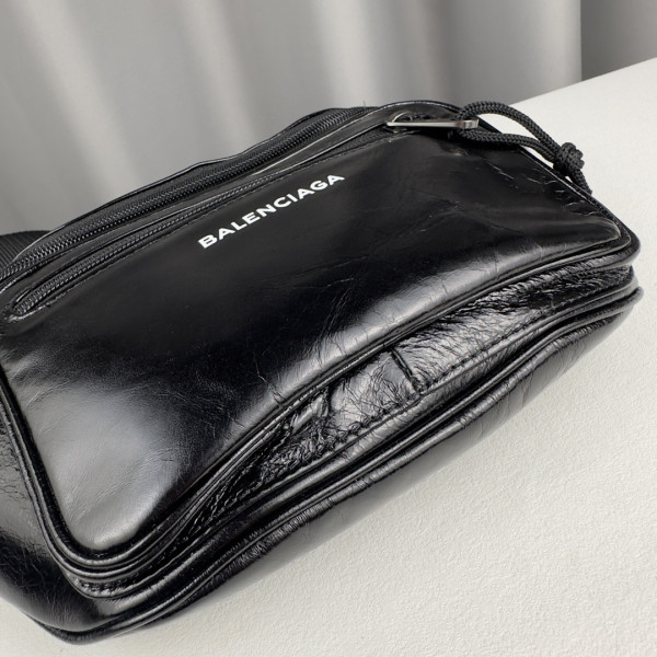 BALENCIAGA EVERYDAY BELTPACK [C1M7I-034859] CELINE CHANEL ACCESSORIES LOEWE SHOES LOUIS VUITTON DIRO YSL OTHER BRAND HANDBAGS BALENCIAGA BOTTEGA VENETA GOYARD HERMES BURBERRY VALENTINO GUCCI FENDI MIUMIU CHLOE PRADA BVLGARI SUITCASE NEW ARRIVAL 