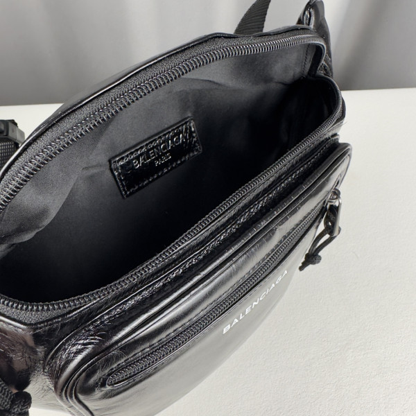 BALENCIAGA EVERYDAY BELTPACK [C1M7I-034859] CELINE CHANEL ACCESSORIES LOEWE SHOES LOUIS VUITTON DIRO YSL OTHER BRAND HANDBAGS BALENCIAGA BOTTEGA VENETA GOYARD HERMES BURBERRY VALENTINO GUCCI FENDI MIUMIU CHLOE PRADA BVLGARI SUITCASE NEW ARRIVAL 