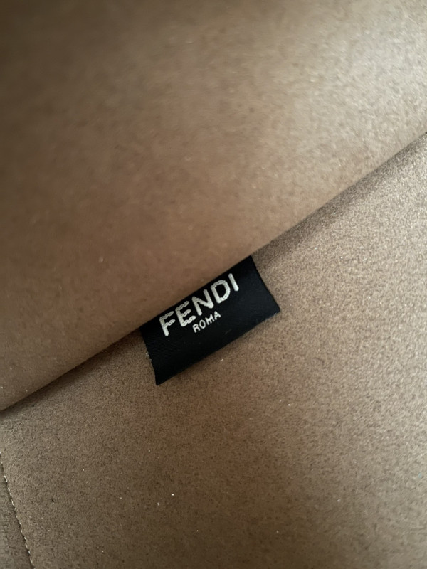 Fendi Sunshine Medium-35*17*31cm [C1M7G-032428] CELINE CHANEL ACCESSORIES LOEWE SHOES LOUIS VUITTON DIRO YSL OTHER BRAND HANDBAGS BALENCIAGA BOTTEGA VENETA GOYARD HERMES BURBERRY VALENTINO GUCCI FENDI MIUMIU CHLOE PRADA BVLGARI SUITCASE NEW ARRIVAL 