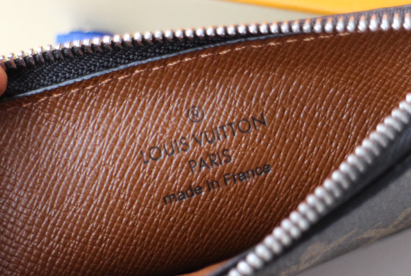 LOUIS VUITTON COIN CARD HOLDER [M64038] CELINE CHANEL ACCESSORIES LOEWE SHOES LOUIS VUITTON DIRO YSL OTHER BRAND HANDBAGS BALENCIAGA BOTTEGA VENETA GOYARD HERMES BURBERRY VALENTINO GUCCI FENDI MIUMIU CHLOE PRADA BVLGARI SUITCASE NEW ARRIVAL 