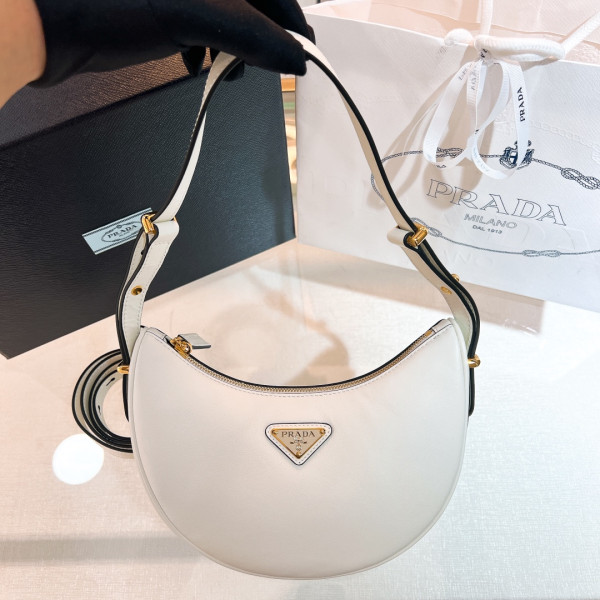 Prada Arqué leather shoulder bag-22.5*18.5*6cm [1BC194-1] CELINE CHANEL ACCESSORIES LOEWE SHOES LOUIS VUITTON DIRO YSL OTHER BRAND HANDBAGS BALENCIAGA BOTTEGA VENETA GOYARD HERMES BURBERRY VALENTINO GUCCI FENDI MIUMIU CHLOE PRADA BVLGARI SUITCASE NEW ARRIVAL 