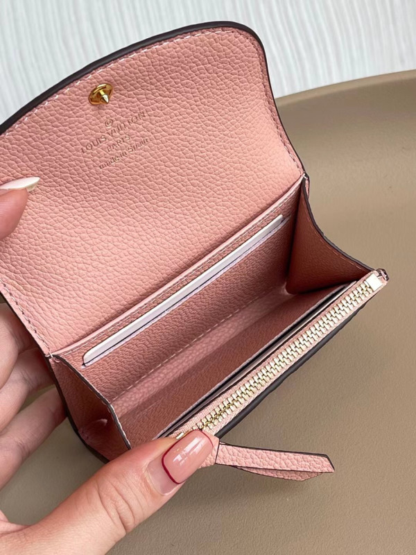 Louis Vuitton Rosalie Coin Purse [M81520] CELINE CHANEL ACCESSORIES LOEWE SHOES LOUIS VUITTON DIRO YSL OTHER BRAND HANDBAGS BALENCIAGA BOTTEGA VENETA GOYARD HERMES BURBERRY VALENTINO GUCCI FENDI MIUMIU CHLOE PRADA BVLGARI SUITCASE NEW ARRIVAL 