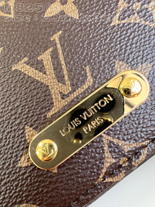 LOUIS VUITTON Wallet On Chain Lily [M82509] CELINE CHANEL ACCESSORIES LOEWE SHOES LOUIS VUITTON DIRO YSL OTHER BRAND HANDBAGS BALENCIAGA BOTTEGA VENETA GOYARD HERMES BURBERRY VALENTINO GUCCI FENDI MIUMIU CHLOE PRADA BVLGARI SUITCASE NEW ARRIVAL 