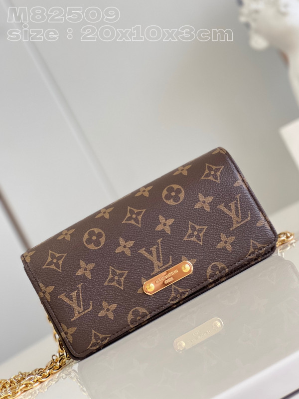 LOUIS VUITTON Wallet On Chain Lily [M82509] CELINE CHANEL ACCESSORIES LOEWE SHOES LOUIS VUITTON DIRO YSL OTHER BRAND HANDBAGS BALENCIAGA BOTTEGA VENETA GOYARD HERMES BURBERRY VALENTINO GUCCI FENDI MIUMIU CHLOE PRADA BVLGARI SUITCASE NEW ARRIVAL 