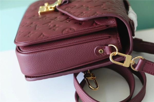 LOUIS VUITTON POCHETTE METIS [M46613] CELINE CHANEL ACCESSORIES LOEWE SHOES LOUIS VUITTON DIRO YSL OTHER BRAND HANDBAGS BALENCIAGA BOTTEGA VENETA GOYARD HERMES BURBERRY VALENTINO GUCCI FENDI MIUMIU CHLOE PRADA BVLGARI SUITCASE NEW ARRIVAL 