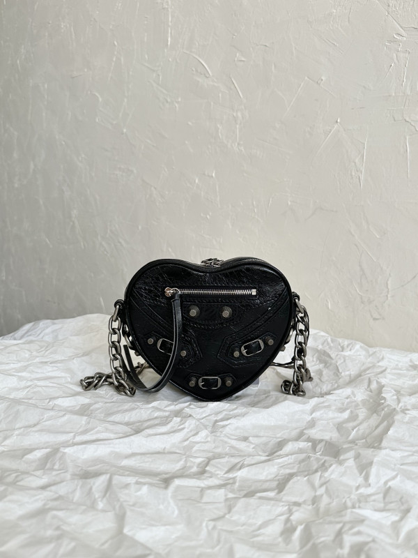 BALENCIAGA Le Cagole Heart mini metallic crinkled-leather shoulder bag (image for) BALENCIAGA Le Cagole Heart mini metallic crinkled-leather shoulder bag