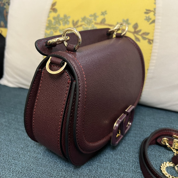 Valentino Garavani Vsling Saddle Leather Shoulder Bag [C1M7A-092731] CELINE CHANEL ACCESSORIES LOEWE SHOES LOUIS VUITTON DIRO YSL OTHER BRAND HANDBAGS BALENCIAGA BOTTEGA VENETA GOYARD HERMES BURBERRY VALENTINO GUCCI FENDI MIUMIU CHLOE PRADA BVLGARI SUITCASE NEW ARRIVAL 