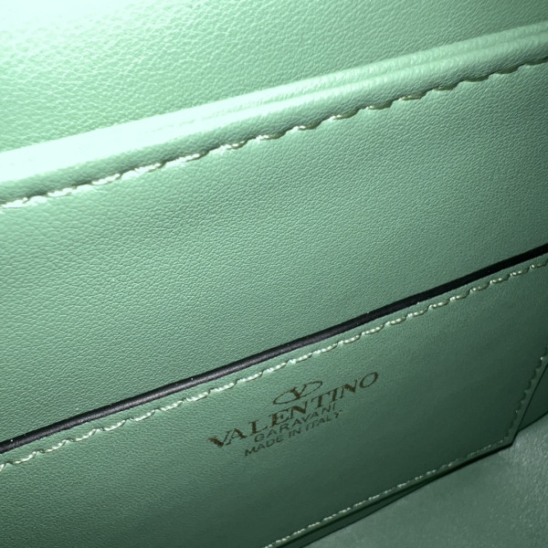 Valentino Garavani Vsling Saddle Leather Shoulder Bag [C1M7A-092710] CELINE CHANEL ACCESSORIES LOEWE SHOES LOUIS VUITTON DIRO YSL OTHER BRAND HANDBAGS BALENCIAGA BOTTEGA VENETA GOYARD HERMES BURBERRY VALENTINO GUCCI FENDI MIUMIU CHLOE PRADA BVLGARI SUITCASE NEW ARRIVAL 