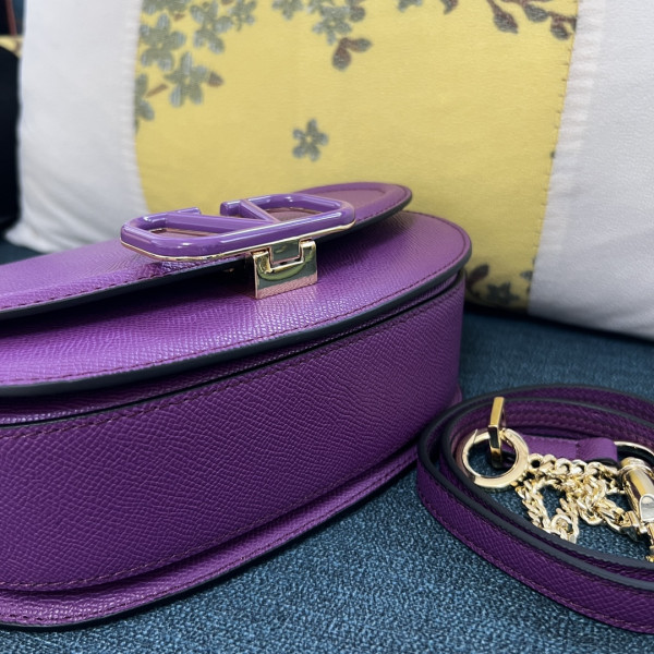 Valentino Garavani Vsling Saddle Leather Shoulder Bag [C1M7A-092709] CELINE CHANEL ACCESSORIES LOEWE SHOES LOUIS VUITTON DIRO YSL OTHER BRAND HANDBAGS BALENCIAGA BOTTEGA VENETA GOYARD HERMES BURBERRY VALENTINO GUCCI FENDI MIUMIU CHLOE PRADA BVLGARI SUITCASE NEW ARRIVAL 