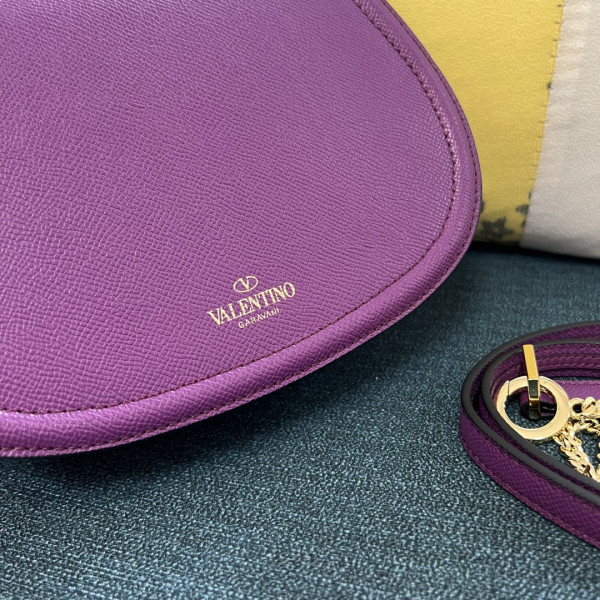Valentino Garavani Vsling Saddle Leather Shoulder Bag [C1M7A-092709] CELINE CHANEL ACCESSORIES LOEWE SHOES LOUIS VUITTON DIRO YSL OTHER BRAND HANDBAGS BALENCIAGA BOTTEGA VENETA GOYARD HERMES BURBERRY VALENTINO GUCCI FENDI MIUMIU CHLOE PRADA BVLGARI SUITCASE NEW ARRIVAL 