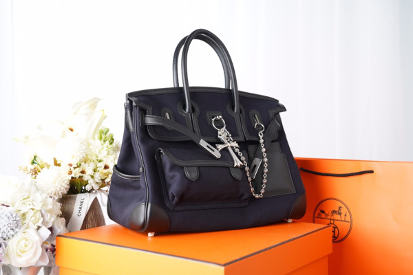 HERMES Cargo Birkin Bag Canvas and Swift 35 [C1M75-030619] CELINE CHANEL ACCESSORIES LOEWE SHOES LOUIS VUITTON DIRO YSL OTHER BRAND HANDBAGS BALENCIAGA BOTTEGA VENETA GOYARD HERMES BURBERRY VALENTINO GUCCI FENDI MIUMIU CHLOE PRADA BVLGARI SUITCASE NEW ARRIVAL 