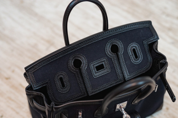 HERMES Cargo Birkin Bag Canvas and Swift 25 [C1M75-030615] CELINE CHANEL ACCESSORIES LOEWE SHOES LOUIS VUITTON DIRO YSL OTHER BRAND HANDBAGS BALENCIAGA BOTTEGA VENETA GOYARD HERMES BURBERRY VALENTINO GUCCI FENDI MIUMIU CHLOE PRADA BVLGARI SUITCASE NEW ARRIVAL 