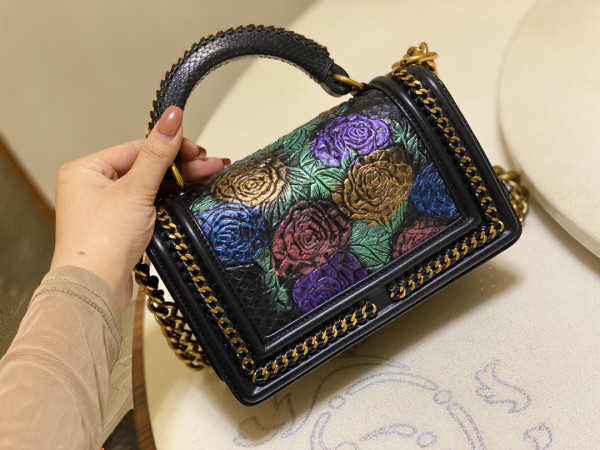 CL BOY BAG 20CM [C1M6Z-025310] CELINE CHANEL ACCESSORIES LOEWE SHOES LOUIS VUITTON DIRO YSL OTHER BRAND HANDBAGS BALENCIAGA BOTTEGA VENETA GOYARD HERMES BURBERRY VALENTINO GUCCI FENDI MIUMIU CHLOE PRADA BVLGARI SUITCASE NEW ARRIVAL 