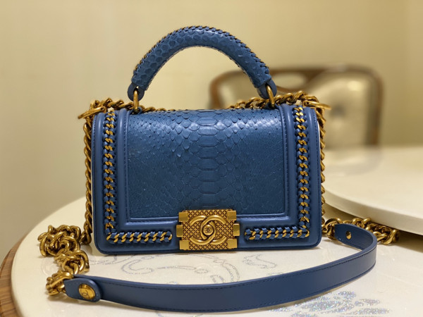 CL BOY BAG 20CM [C1M6Z-025306] CELINE CHANEL ACCESSORIES LOEWE SHOES LOUIS VUITTON DIRO YSL OTHER BRAND HANDBAGS BALENCIAGA BOTTEGA VENETA GOYARD HERMES BURBERRY VALENTINO GUCCI FENDI MIUMIU CHLOE PRADA BVLGARI SUITCASE NEW ARRIVAL 