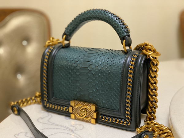 CL BOY BAG 20CM [C1M6Z-025305] CELINE CHANEL ACCESSORIES LOEWE SHOES LOUIS VUITTON DIRO YSL OTHER BRAND HANDBAGS BALENCIAGA BOTTEGA VENETA GOYARD HERMES BURBERRY VALENTINO GUCCI FENDI MIUMIU CHLOE PRADA BVLGARI SUITCASE NEW ARRIVAL 