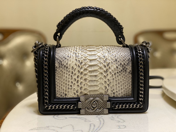 CL BOY BAG 20CM [C1M6Z-025303] CELINE CHANEL ACCESSORIES LOEWE SHOES LOUIS VUITTON DIRO YSL OTHER BRAND HANDBAGS BALENCIAGA BOTTEGA VENETA GOYARD HERMES BURBERRY VALENTINO GUCCI FENDI MIUMIU CHLOE PRADA BVLGARI SUITCASE NEW ARRIVAL 
