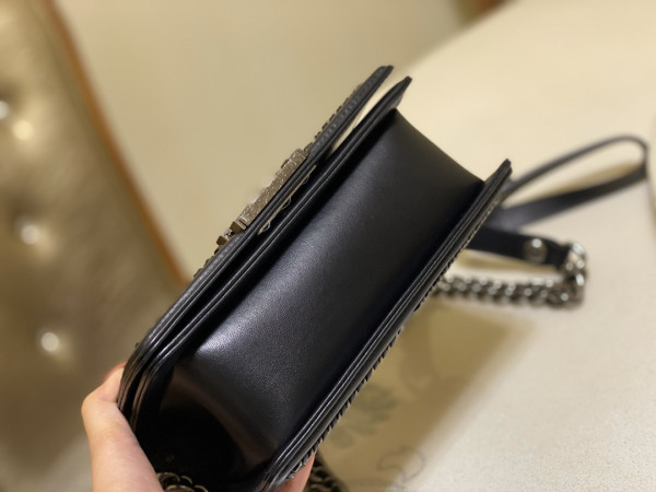 CL BOY BAG 20CM [C1M6Z-025303] CELINE CHANEL ACCESSORIES LOEWE SHOES LOUIS VUITTON DIRO YSL OTHER BRAND HANDBAGS BALENCIAGA BOTTEGA VENETA GOYARD HERMES BURBERRY VALENTINO GUCCI FENDI MIUMIU CHLOE PRADA BVLGARI SUITCASE NEW ARRIVAL 