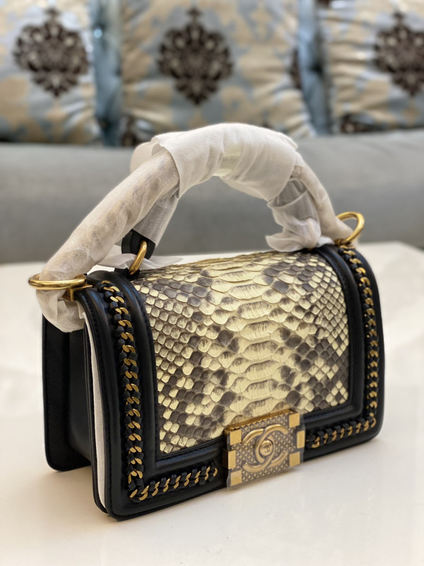 CL BOY BAG 20CM [C1M6Z-025301] CELINE CHANEL ACCESSORIES LOEWE SHOES LOUIS VUITTON DIRO YSL OTHER BRAND HANDBAGS BALENCIAGA BOTTEGA VENETA GOYARD HERMES BURBERRY VALENTINO GUCCI FENDI MIUMIU CHLOE PRADA BVLGARI SUITCASE NEW ARRIVAL 