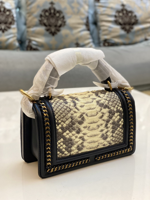 CL BOY BAG 20CM [C1M6Z-025301] CELINE CHANEL ACCESSORIES LOEWE SHOES LOUIS VUITTON DIRO YSL OTHER BRAND HANDBAGS BALENCIAGA BOTTEGA VENETA GOYARD HERMES BURBERRY VALENTINO GUCCI FENDI MIUMIU CHLOE PRADA BVLGARI SUITCASE NEW ARRIVAL 