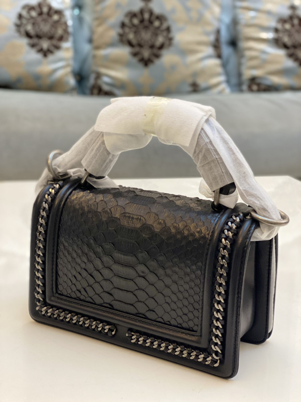 CL BOY BAG 20CM [C1M6Z-025208] CELINE CHANEL ACCESSORIES LOEWE SHOES LOUIS VUITTON DIRO YSL OTHER BRAND HANDBAGS BALENCIAGA BOTTEGA VENETA GOYARD HERMES BURBERRY VALENTINO GUCCI FENDI MIUMIU CHLOE PRADA BVLGARI SUITCASE NEW ARRIVAL 