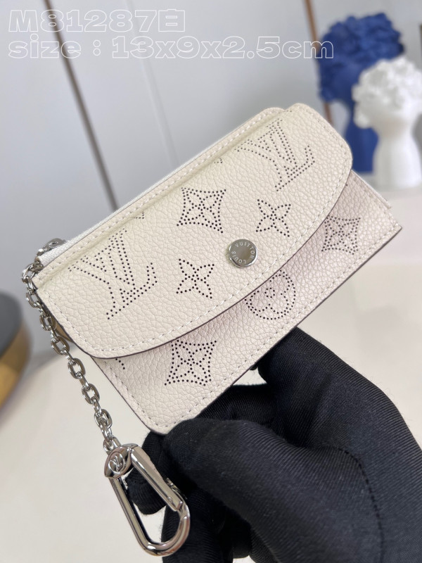 LOUIS VUITTON CARD HOLDER RECTO VERSO [C1M6W-083535] CELINE CHANEL ACCESSORIES LOEWE SHOES LOUIS VUITTON DIRO YSL OTHER BRAND HANDBAGS BALENCIAGA BOTTEGA VENETA GOYARD HERMES BURBERRY VALENTINO GUCCI FENDI MIUMIU CHLOE PRADA BVLGARI SUITCASE NEW ARRIVAL 