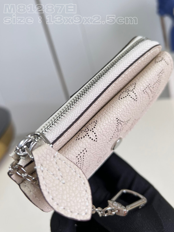 LOUIS VUITTON CARD HOLDER RECTO VERSO [C1M6W-083535] CELINE CHANEL ACCESSORIES LOEWE SHOES LOUIS VUITTON DIRO YSL OTHER BRAND HANDBAGS BALENCIAGA BOTTEGA VENETA GOYARD HERMES BURBERRY VALENTINO GUCCI FENDI MIUMIU CHLOE PRADA BVLGARI SUITCASE NEW ARRIVAL 