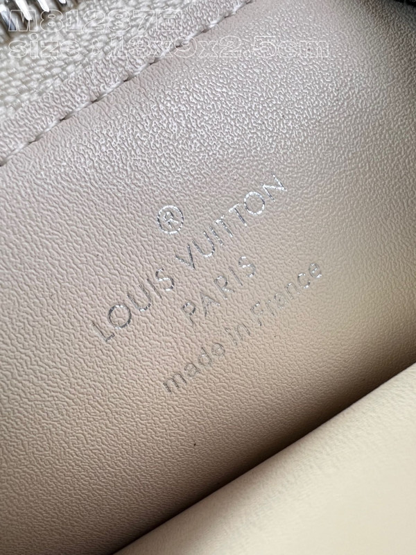 LOUIS VUITTON CARD HOLDER RECTO VERSO [C1M6W-083535] CELINE CHANEL ACCESSORIES LOEWE SHOES LOUIS VUITTON DIRO YSL OTHER BRAND HANDBAGS BALENCIAGA BOTTEGA VENETA GOYARD HERMES BURBERRY VALENTINO GUCCI FENDI MIUMIU CHLOE PRADA BVLGARI SUITCASE NEW ARRIVAL 