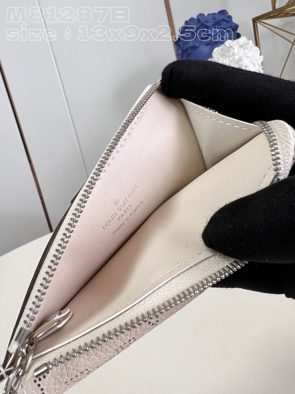 LOUIS VUITTON CARD HOLDER RECTO VERSO [C1M6W-083535] CELINE CHANEL ACCESSORIES LOEWE SHOES LOUIS VUITTON DIRO YSL OTHER BRAND HANDBAGS BALENCIAGA BOTTEGA VENETA GOYARD HERMES BURBERRY VALENTINO GUCCI FENDI MIUMIU CHLOE PRADA BVLGARI SUITCASE NEW ARRIVAL 