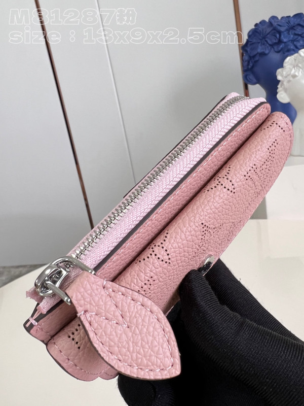 LOUIS VUITTON CARD HOLDER RECTO VERSO [C1M6W-083534] CELINE CHANEL ACCESSORIES LOEWE SHOES LOUIS VUITTON DIRO YSL OTHER BRAND HANDBAGS BALENCIAGA BOTTEGA VENETA GOYARD HERMES BURBERRY VALENTINO GUCCI FENDI MIUMIU CHLOE PRADA BVLGARI SUITCASE NEW ARRIVAL 