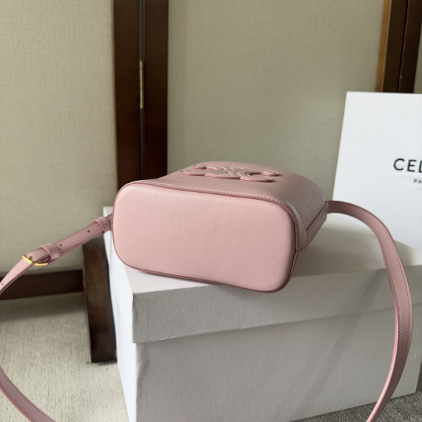 CELIN* MINI BUCKET CUIR TRIOMPHE [C1M4M-085215] CELINE CHANEL ACCESSORIES LOEWE SHOES LOUIS VUITTON DIRO YSL OTHER BRAND HANDBAGS BALENCIAGA BOTTEGA VENETA GOYARD HERMES BURBERRY VALENTINO GUCCI FENDI MIUMIU CHLOE PRADA BVLGARI SUITCASE NEW ARRIVAL 