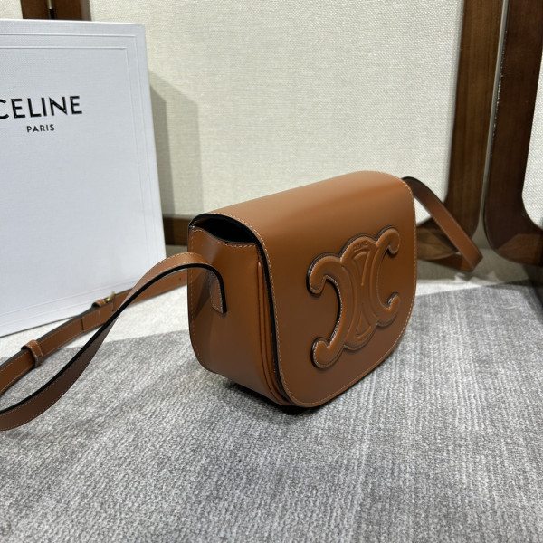 CELIN* TEEN BESACE TRIOMPHE [C1M4M-073532] CELINE CHANEL ACCESSORIES LOEWE SHOES LOUIS VUITTON DIRO YSL OTHER BRAND HANDBAGS BALENCIAGA BOTTEGA VENETA GOYARD HERMES BURBERRY VALENTINO GUCCI FENDI MIUMIU CHLOE PRADA BVLGARI SUITCASE NEW ARRIVAL 