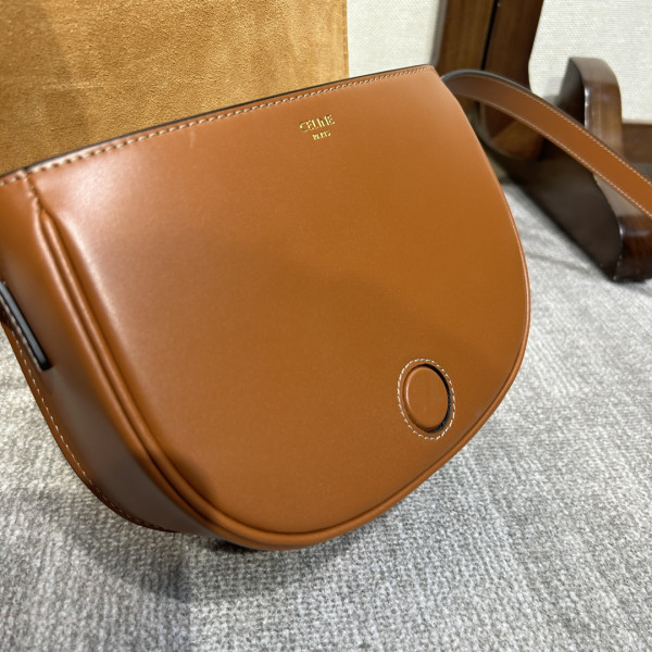 CELIN* TEEN BESACE TRIOMPHE [C1M4M-073532] CELINE CHANEL ACCESSORIES LOEWE SHOES LOUIS VUITTON DIRO YSL OTHER BRAND HANDBAGS BALENCIAGA BOTTEGA VENETA GOYARD HERMES BURBERRY VALENTINO GUCCI FENDI MIUMIU CHLOE PRADA BVLGARI SUITCASE NEW ARRIVAL 