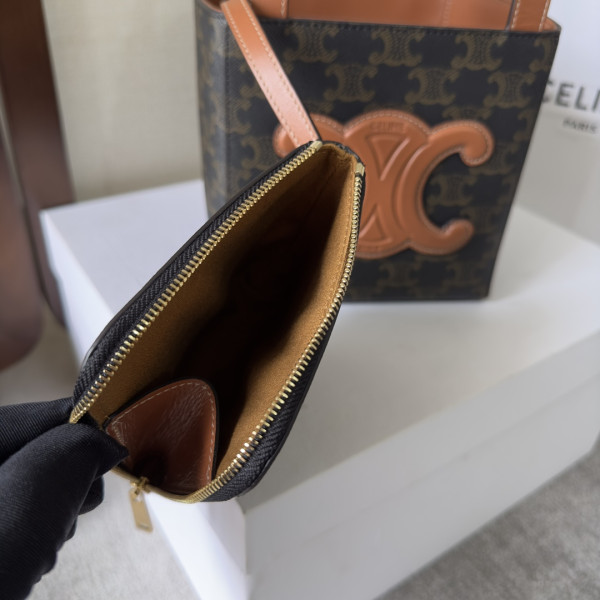 CELIN* TEEN BESACE TRIOMPHE [C1M4M-072852] CELINE CHANEL ACCESSORIES LOEWE SHOES LOUIS VUITTON DIRO YSL OTHER BRAND HANDBAGS BALENCIAGA BOTTEGA VENETA GOYARD HERMES BURBERRY VALENTINO GUCCI FENDI MIUMIU CHLOE PRADA BVLGARI SUITCASE NEW ARRIVAL 
