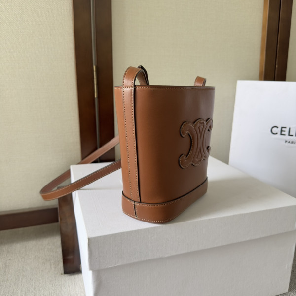 CELIN* MINI BUCKET CUIR TRIOMPHE (image for) CELIN* MINI BUCKET CUIR TRIOMPHE