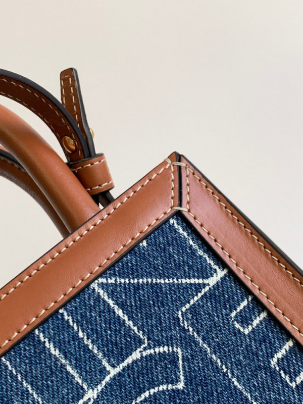 CELIN* TEEN BESACE TRIOMPHE [C1M4M-072222] CELINE CHANEL ACCESSORIES LOEWE SHOES LOUIS VUITTON DIRO YSL OTHER BRAND HANDBAGS BALENCIAGA BOTTEGA VENETA GOYARD HERMES BURBERRY VALENTINO GUCCI FENDI MIUMIU CHLOE PRADA BVLGARI SUITCASE NEW ARRIVAL 