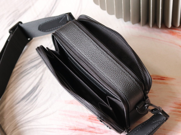 LOUIS VUITTON Alpha Wearable Wallet [m59161] CELINE CHANEL ACCESSORIES LOEWE SHOES LOUIS VUITTON DIRO YSL OTHER BRAND HANDBAGS BALENCIAGA BOTTEGA VENETA GOYARD HERMES BURBERRY VALENTINO GUCCI FENDI MIUMIU CHLOE PRADA BVLGARI SUITCASE NEW ARRIVAL 