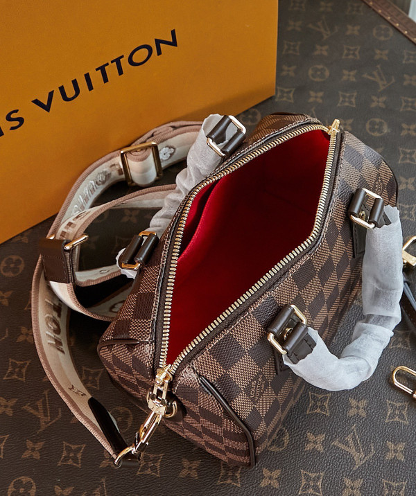 LOUIS VUITTON SPEEDY BANDOULI?RE 20 [M40489] CELINE CHANEL ACCESSORIES LOEWE SHOES LOUIS VUITTON DIRO YSL OTHER BRAND HANDBAGS BALENCIAGA BOTTEGA VENETA GOYARD HERMES BURBERRY VALENTINO GUCCI FENDI MIUMIU CHLOE PRADA BVLGARI SUITCASE NEW ARRIVAL 