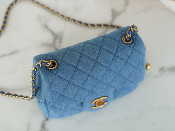 CL Denim Quilted Mini Pearl Crush Flap Blue [C1M4G-082816] CELINE CHANEL ACCESSORIES LOEWE SHOES LOUIS VUITTON DIRO YSL OTHER BRAND HANDBAGS BALENCIAGA BOTTEGA VENETA GOYARD HERMES BURBERRY VALENTINO GUCCI FENDI MIUMIU CHLOE PRADA BVLGARI SUITCASE NEW ARRIVAL 