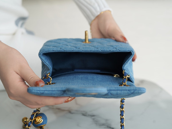 CL Denim Quilted Mini Pearl Crush Flap Blue [C1M4G-082816] CELINE CHANEL ACCESSORIES LOEWE SHOES LOUIS VUITTON DIRO YSL OTHER BRAND HANDBAGS BALENCIAGA BOTTEGA VENETA GOYARD HERMES BURBERRY VALENTINO GUCCI FENDI MIUMIU CHLOE PRADA BVLGARI SUITCASE NEW ARRIVAL 